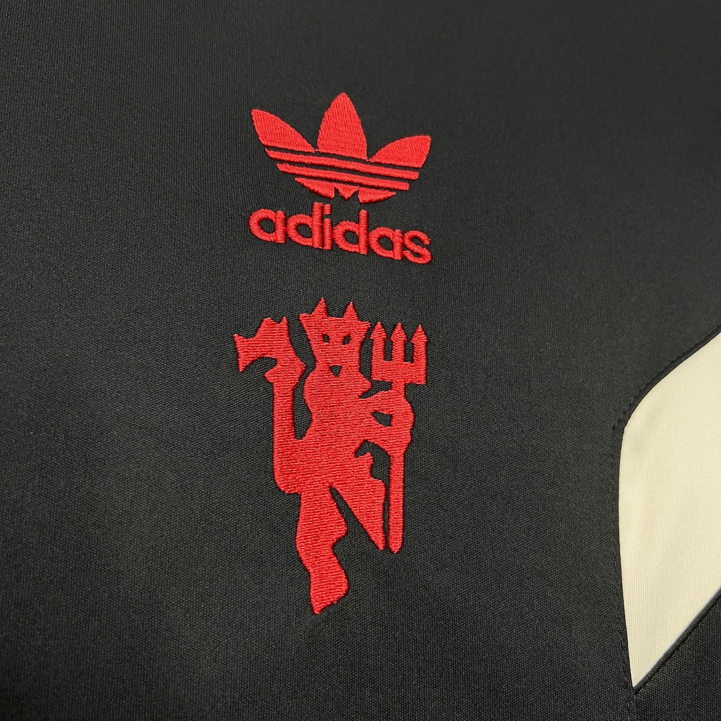 CAMISETA MANCHESTER UNITED 24/25 ORIGINALS TEE BLACK