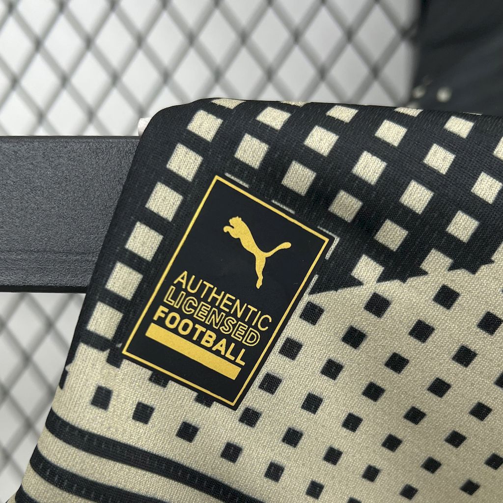 CAMISETA MANCHESTER CITY 2025/26 VERSION NEGRO Y AMARILLO