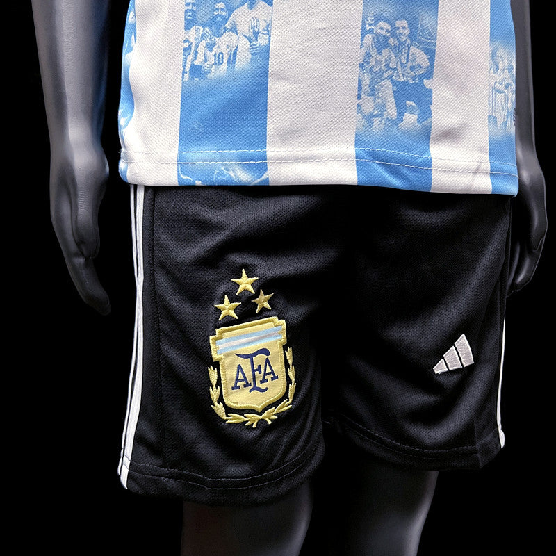 CAMISETA ARGENTINA EDICIÓN COMEMORATIVA I 23/24 CONJUNTO INFANTIL