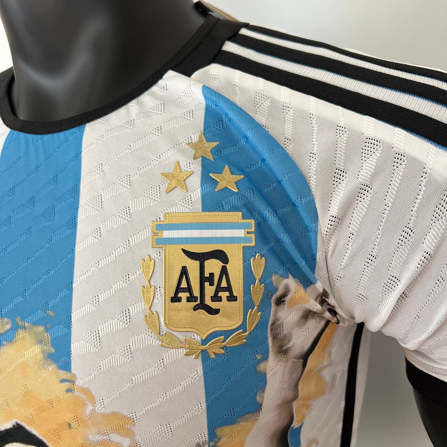 CAMISETA ARGENTINA EDICIÓN COMEMORATIVA III 23/24 HOMBRE (VERSIÓN JUGADOR)