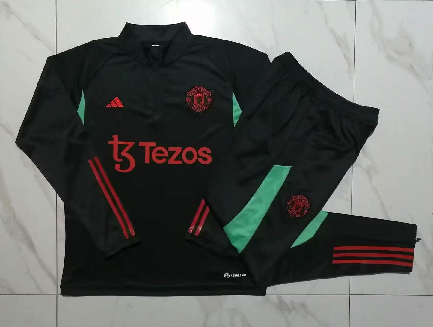 MANCHESTER UNITED CONJUNTO ENTRENAMIENTO I 23/24 HOMBRE