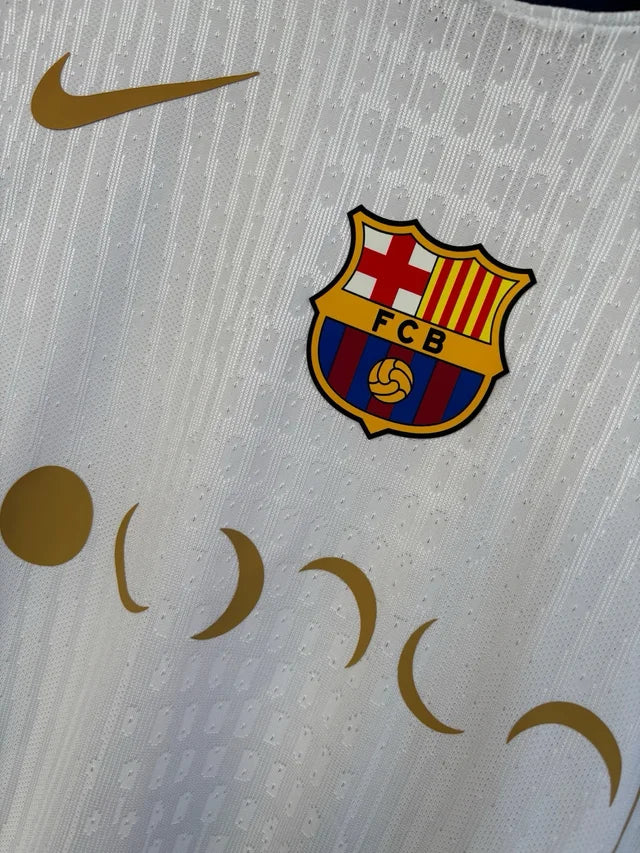 CAMISETA BARCELONA 24/25 VERSIÓN JUGADOR COLDPLAY BLANCA