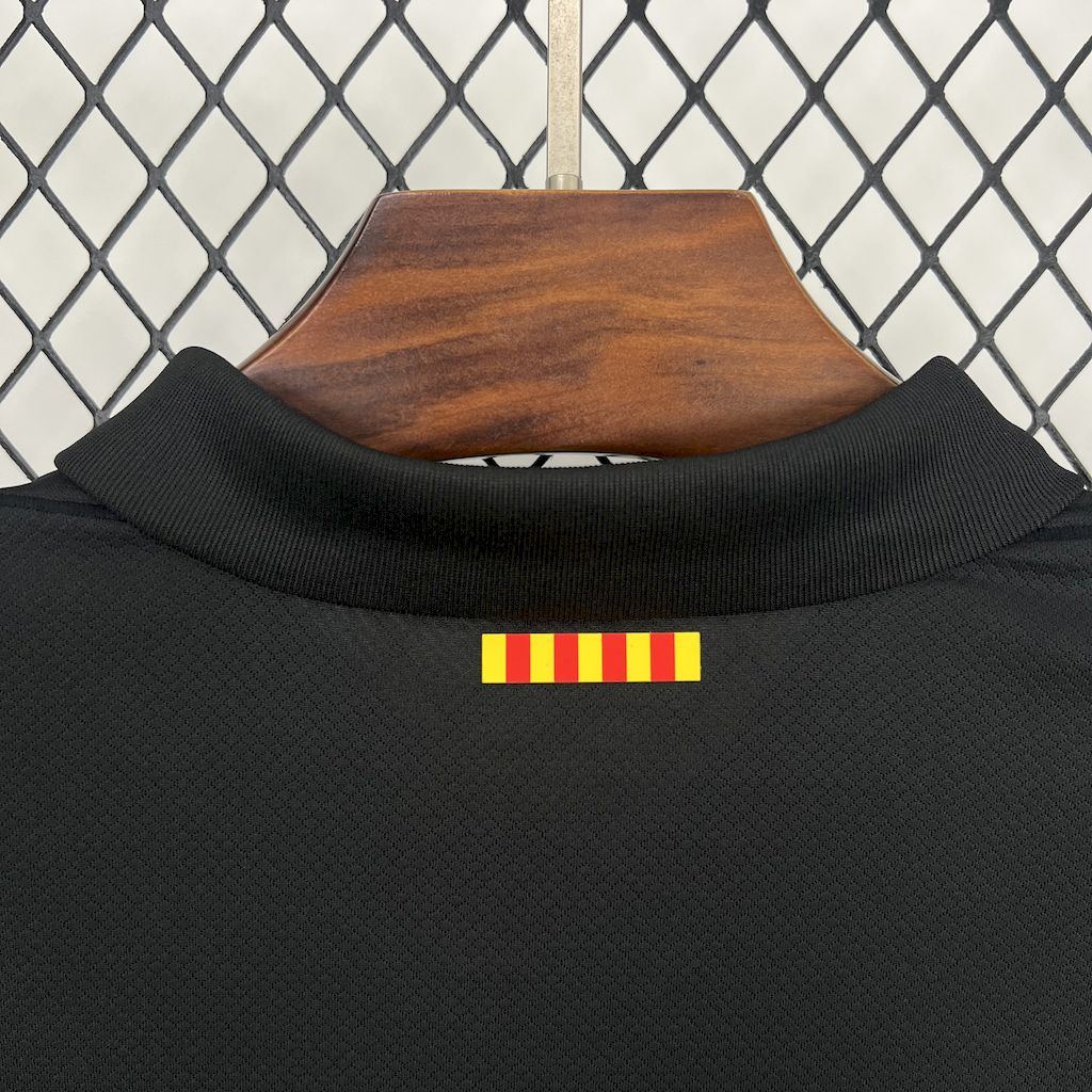 CAMISETA BARCELONA VISITA 24/25 TRAVIS SCOTT ROJA