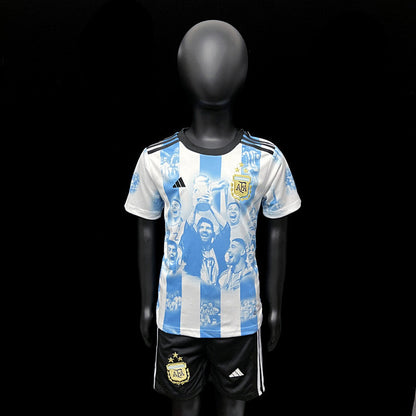 CAMISETA ARGENTINA EDICIÓN COMEMORATIVA I 23/24 CONJUNTO INFANTIL