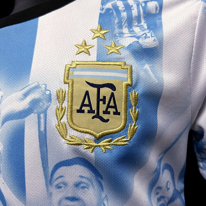 CAMISETA ARGENTINA EDICIÓN COMEMORATIVA I 23/24 CONJUNTO INFANTIL