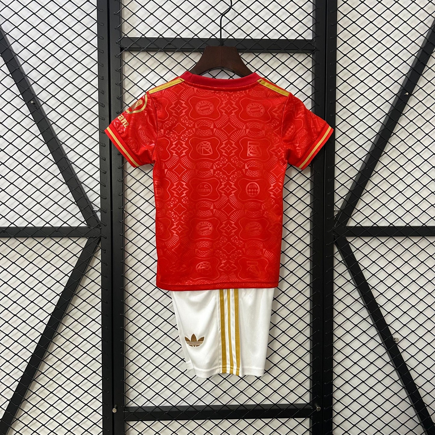 BAYERN MUNICH 125 ANIVERSARIO CONJUNTO INFANTIL