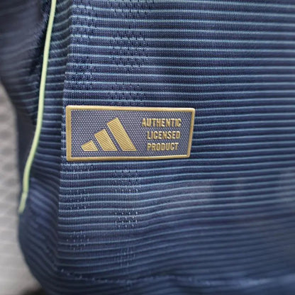 CAMISETA VERSIÓN JUGADOR REAL MADRID 2025/26 VISITA