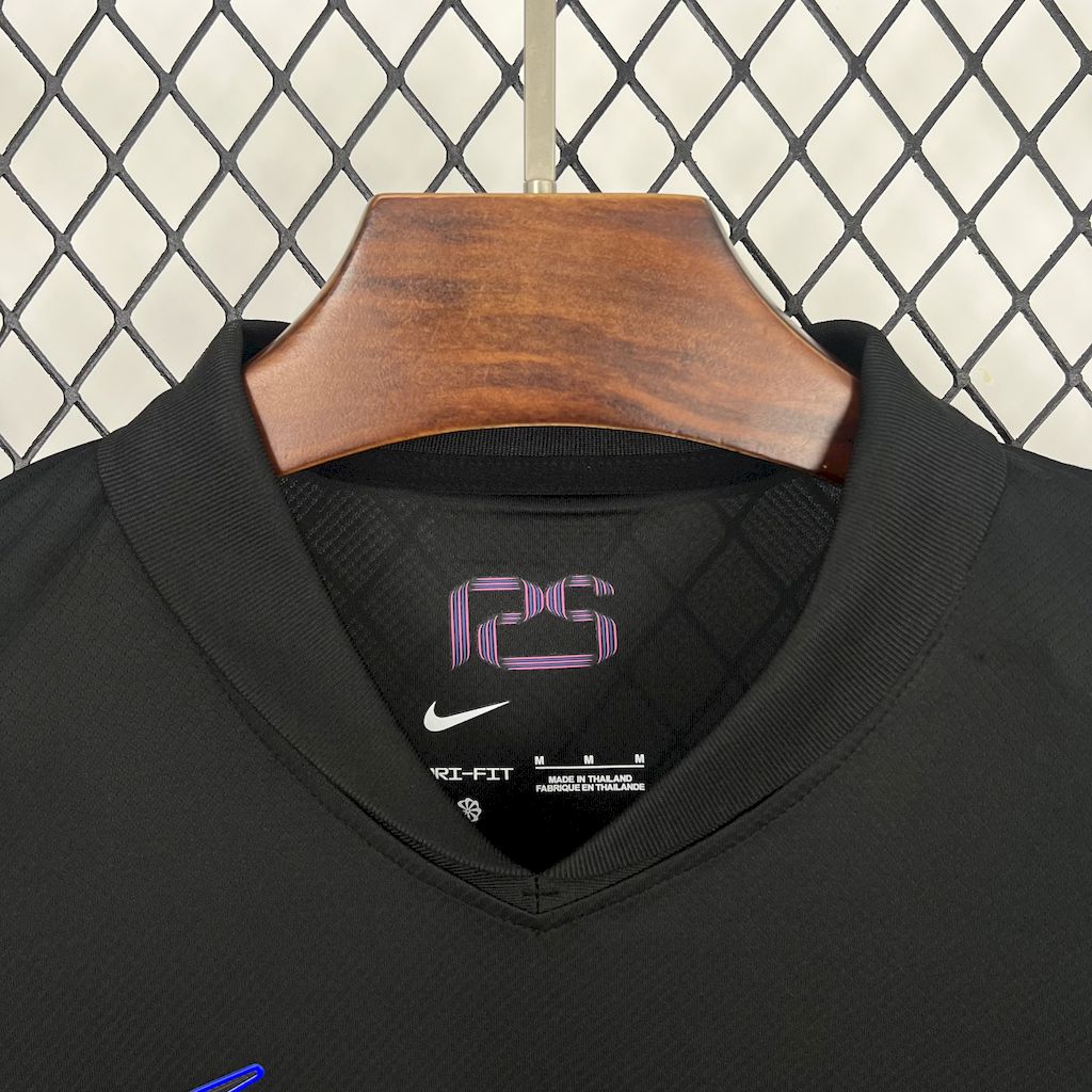 CAMISETA BARCELONA VISITA 24/25 TRAVIS SCOTT ROJA