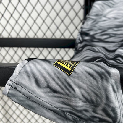 CAMISETA MANCHESTER CITY 2025/26 VERSIÓN NEGRO Y GRIS